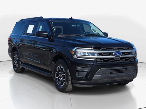 Used 2024 Ford Expedition Max XLT image 2