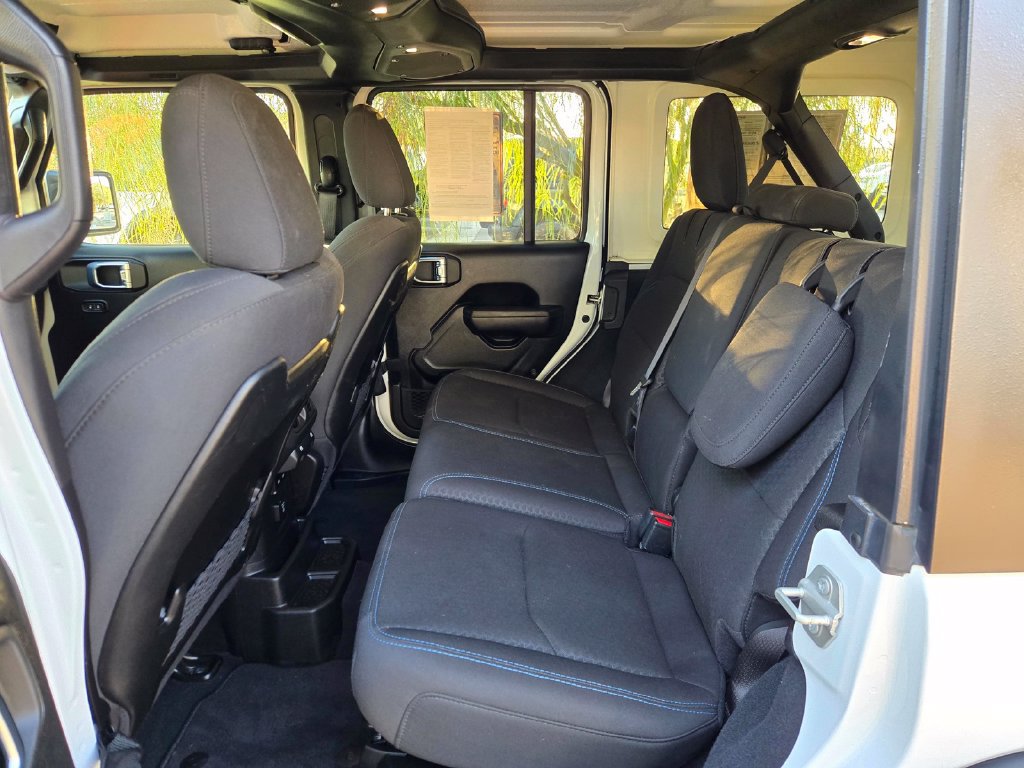 Used 2024 Jeep Wrangler Unlimited Rubicon 4xe AWD/4WD image 10
