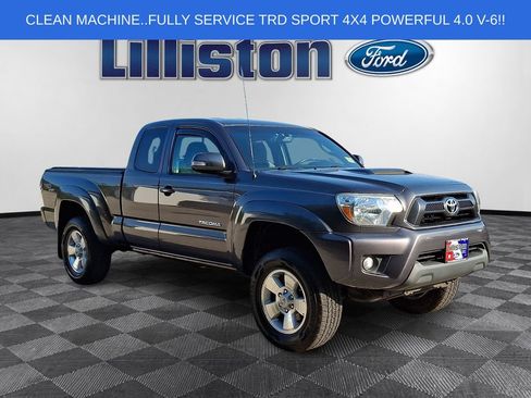 Used 2012 Toyota Tacoma 4x4 Access Cab V6 w/ TRD Sport Pkg image 3