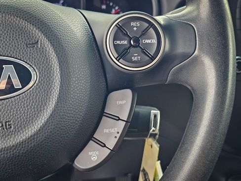 Used 2016 Kia Soul FWD image 18