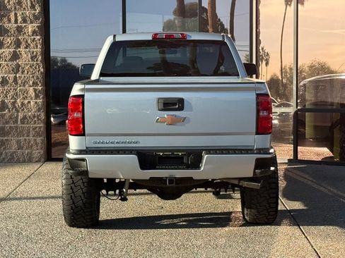 Used 2018 Chevrolet Silverado 1500 Custom w/ Trailering Package image 9