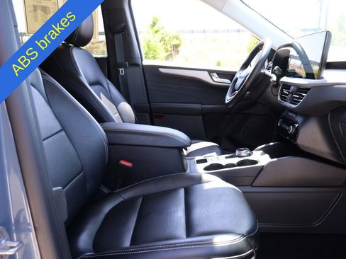 Used 2025 Ford Escape Platinum AWD/4WD image 9