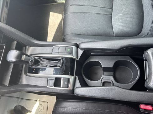 Used 2016 Honda Civic Touring image 30