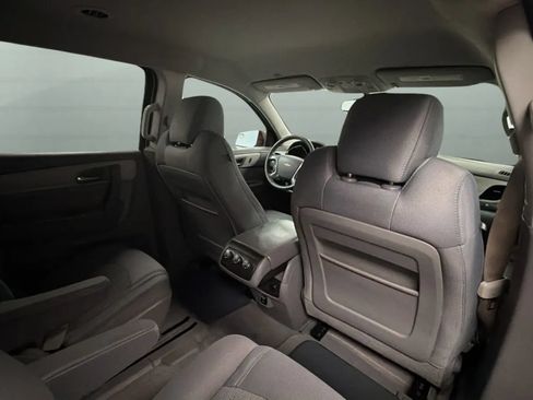 Used 2014 Chevrolet Traverse LT w/ LPO, 'HIT The Road' Package FWD image 21