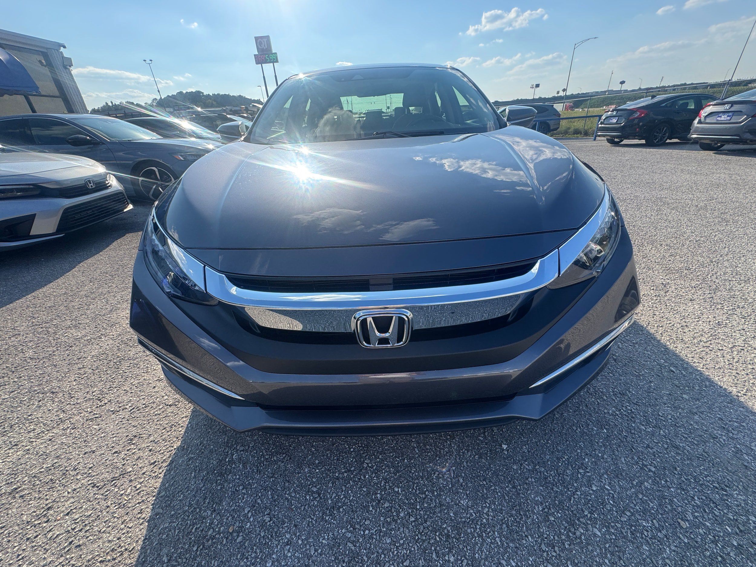 Used 2019 Honda Civic Touring image 3