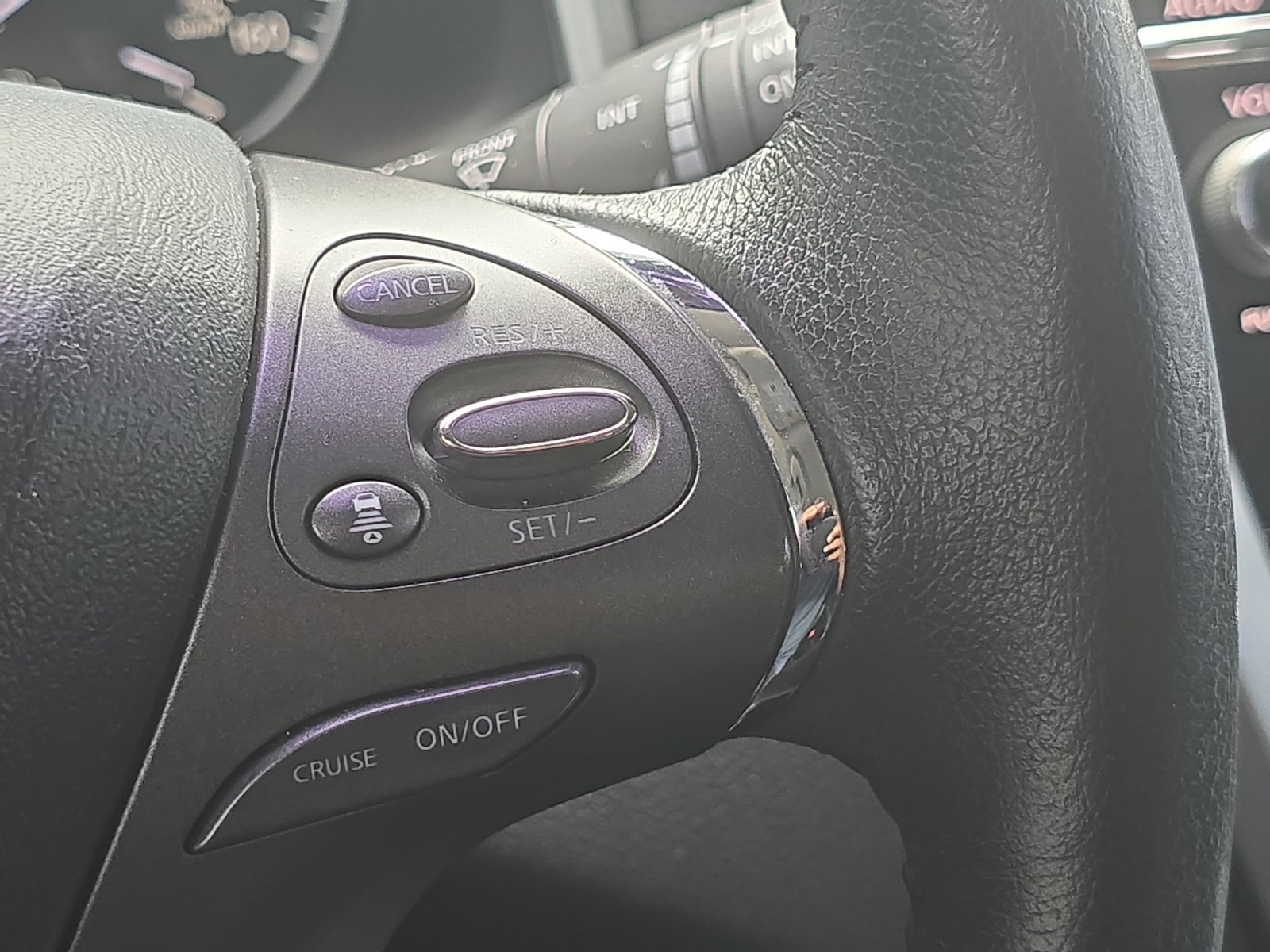 Used 2023 Nissan Murano SV FWD image 16