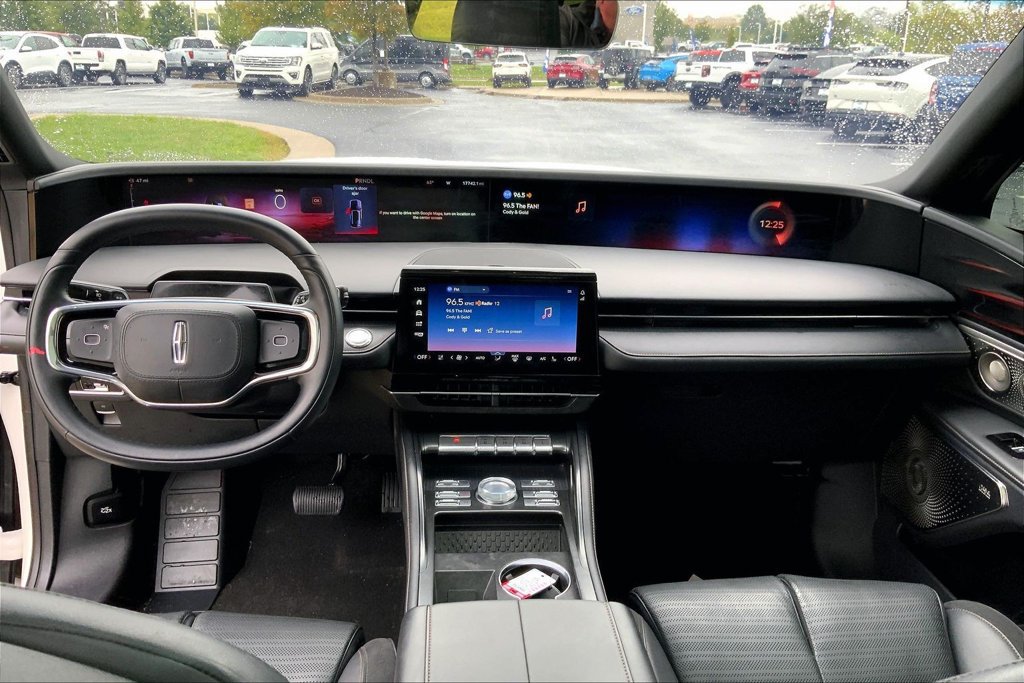 Used 2024 Lincoln Nautilus Reserve w/ Equipment Group 203A AWD/4WD image 10