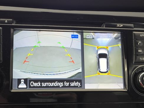 Used 2017 Nissan Rogue SV w/ SV Premium Package image 23