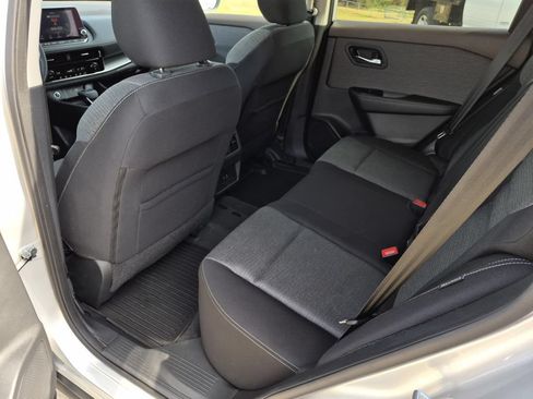 Used 2022 Nissan Rogue SV FWD image 13