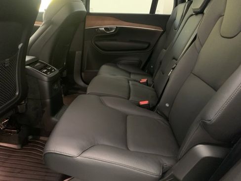 Certified 2024 Volvo XC90 T8 Plus w/ Protection Package Premier image 10