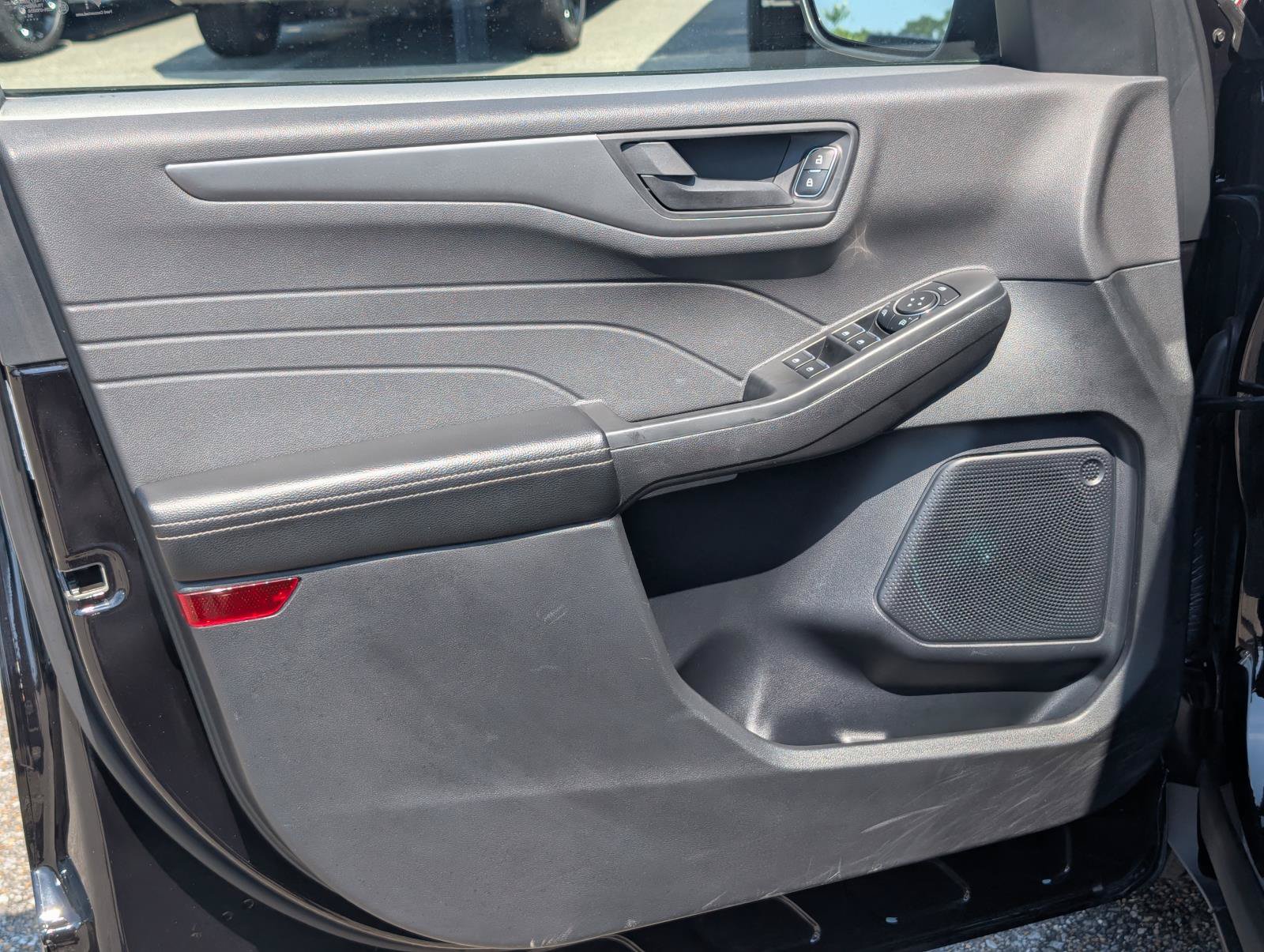 Used 2025 Ford Escape Active AWD/4WD image 44