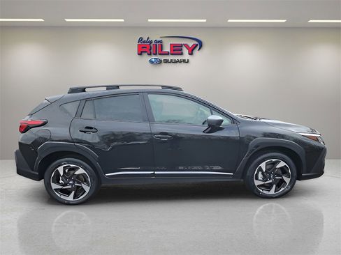 Certified 2025 Subaru Crosstrek 2.5i Limited w/ Crosstrek Mirror Package image 6