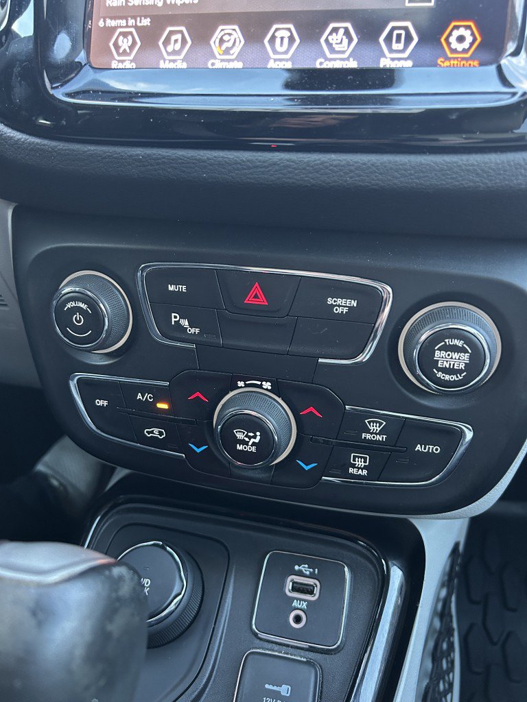 Used 2019 Jeep Compass Limited w/ Safety & Security Group AWD/4WD image 10