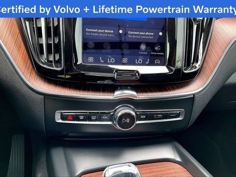 Certified 2023 Volvo XC60 B5 Ultimate w/ Protection Package Premier AWD/4WD image 43