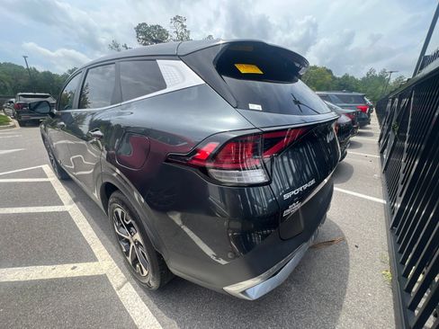 Used 2023 Kia Sportage EX FWD image 6