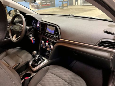 Used 2019 Hyundai Elantra SE w/ Cargo Package image 14
