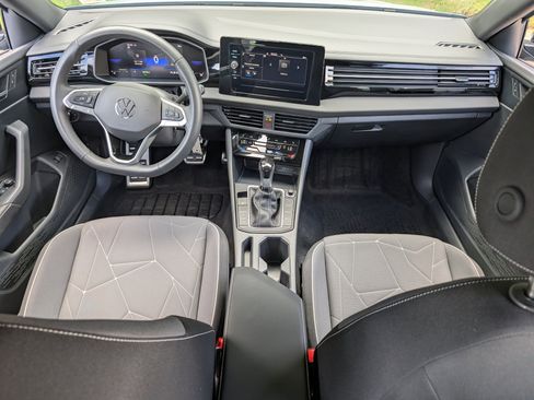 Used 2025 Volkswagen Jetta Sport FWD image 24