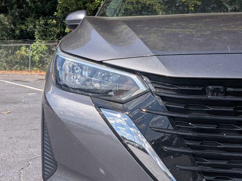 Used 2025 Nissan Sentra SV FWD image 9