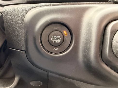 Used 2022 Jeep Wrangler Unlimited Sahara AWD/4WD image 22
