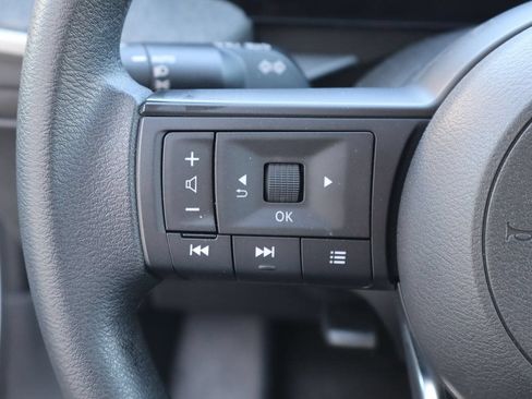 Used 2025 Nissan Kicks SV w/ Illumination Package FWD image 12