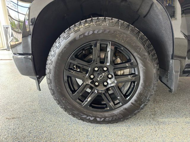 Used 2025 Chevrolet Silverado 1500 High Country w/ Midnight Edition AWD/4WD image 28