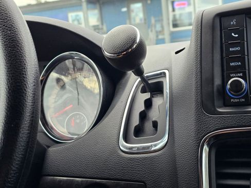 Used 2018 Dodge Grand Caravan SE image 33