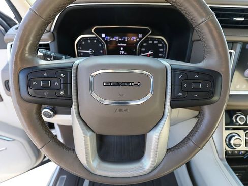 Used 2021 GMC Yukon Denali AWD/4WD image 15