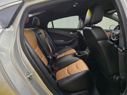 Used 2017 Chevrolet Volt Premier w/ Driver Confidence II Package image 12