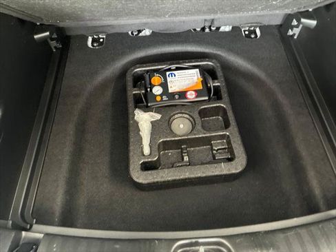 Certified 2023 Jeep Compass Latitude AWD/4WD image 17