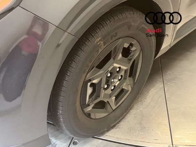 Used 2026 Kia Carnival FWD image 5