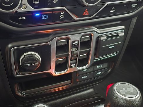 Used 2023 Jeep Wrangler Unlimited w/ Cold Weather Group AWD/4WD image 32