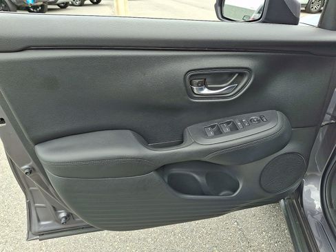 Used 2023 Honda HR-V LX image 12