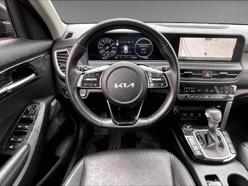 Certified 2024 Kia Seltos SX w/ SX Sunroof Package AWD/4WD image 16