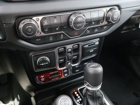 New 2026 Jeep Gladiator Rubicon AWD/4WD image 13