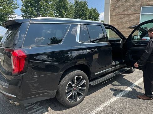 Used 2022 GMC Yukon Denali AWD/4WD image 7