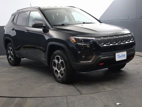 Used 2022 Jeep Compass Trailhawk w/ Trailhawk Elite Group image 2