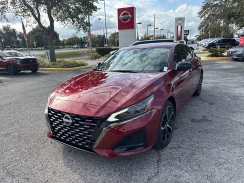 New 2025 Nissan Altima 2.5 SR image 3