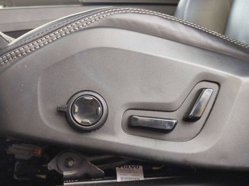 Used 2021 Volvo XC60 T5 Inscription image 17