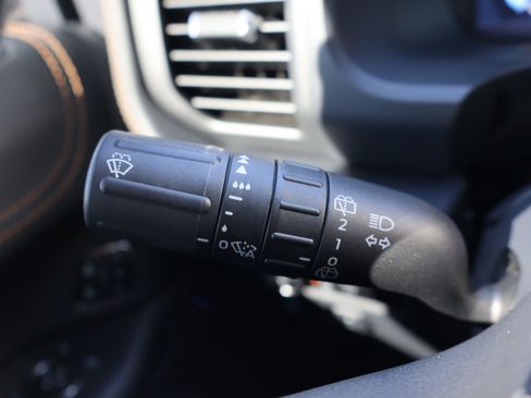 Used 2024 Ford Expedition Platinum image 25