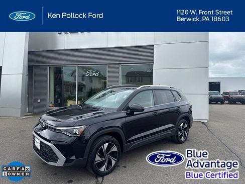 Used 2025 Volkswagen Taos SE AWD/4WD image 1