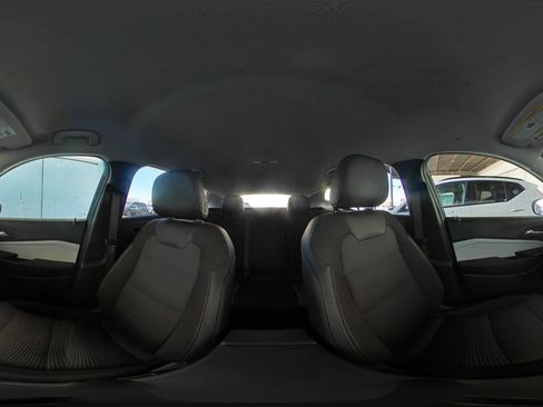 Used 2025 Chevrolet Trax LT image 40