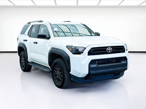 Used 2025 Toyota 4Runner SR5 AWD/4WD image 3