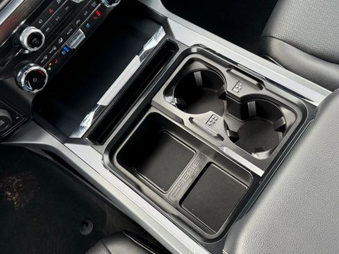 Used 2025 Ford F250 Lariat w/ Chrome Package image 25