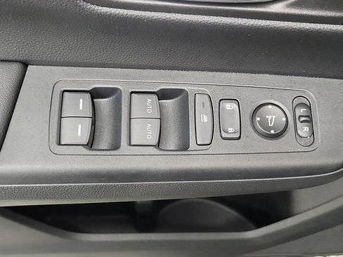 Certified 2025 Honda CR-V EX image 19