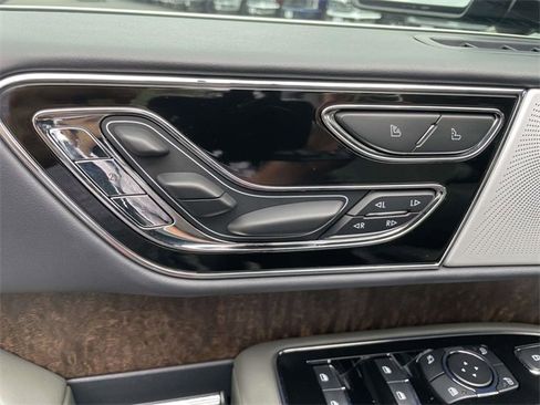 Used 2024 Lincoln Navigator L Black Label image 11