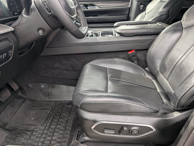 Used 2024 Jeep Wagoneer L Series II w/ Flexible Seating Group RWD image 15