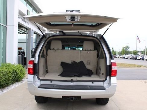 Used 2011 Ford Expedition XLT AWD/4WD image 9