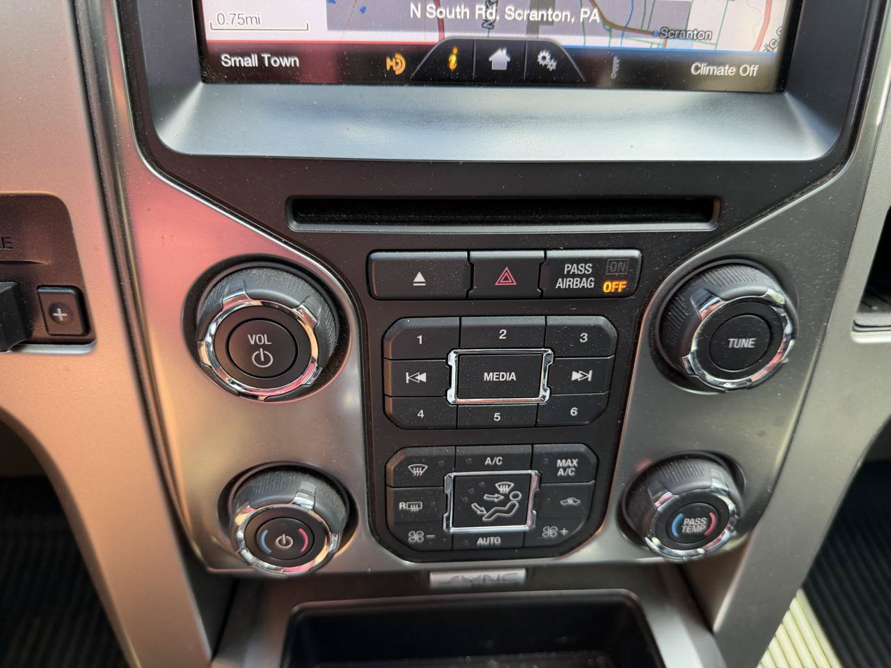 Used 2013 Ford F150 FX4 w/ Luxury Equipment Group AWD/4WD image 21