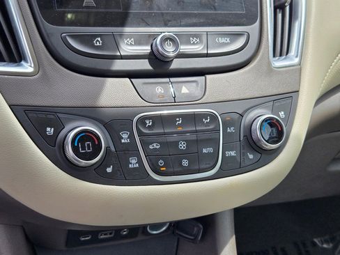 Used 2024 Chevrolet Malibu LT image 25