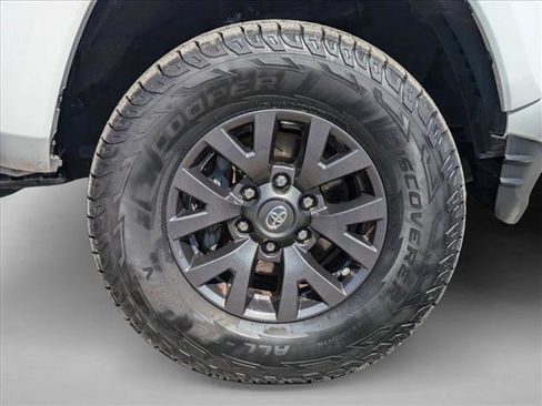 Used 2020 Toyota Tacoma SR5 image 21